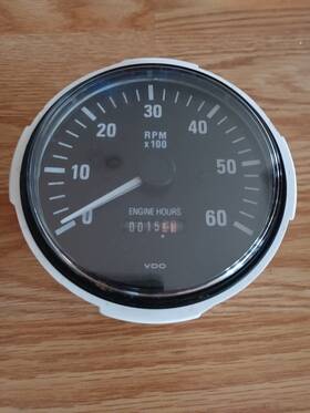 333-209b Vdo Marine Tachometer 333 209b 1 211 300 102 12v 4 Inch With Hourmeter Electronic